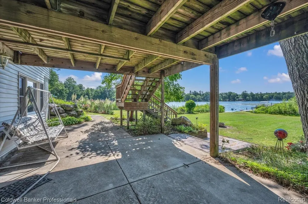 1325 Elkhorn Lake Road Orion Charter Township MI 48362