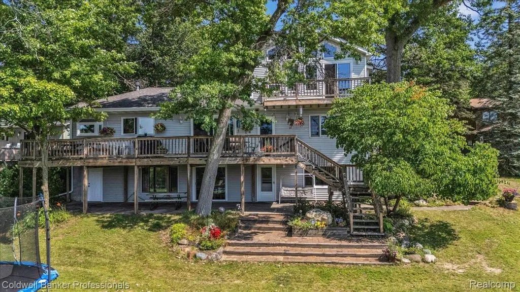 1325 Elkhorn Lake Road Orion Charter Township MI 48362