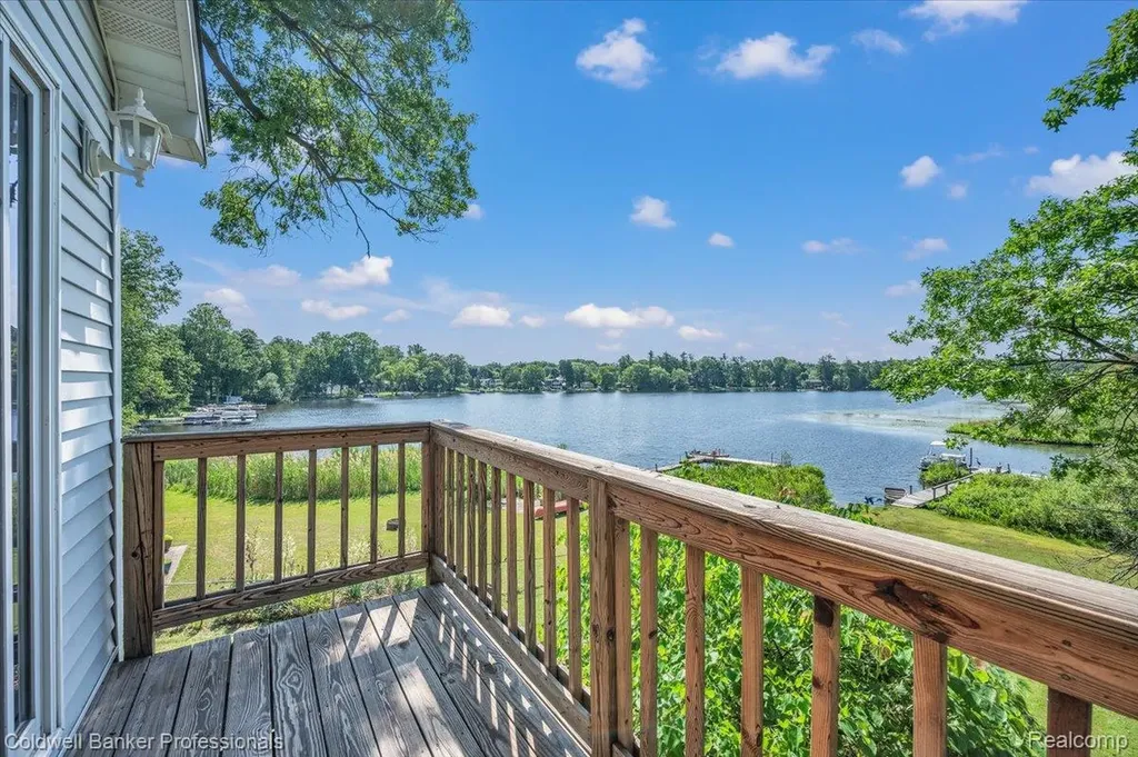 1325 Elkhorn Lake Road Orion Charter Township MI 48362