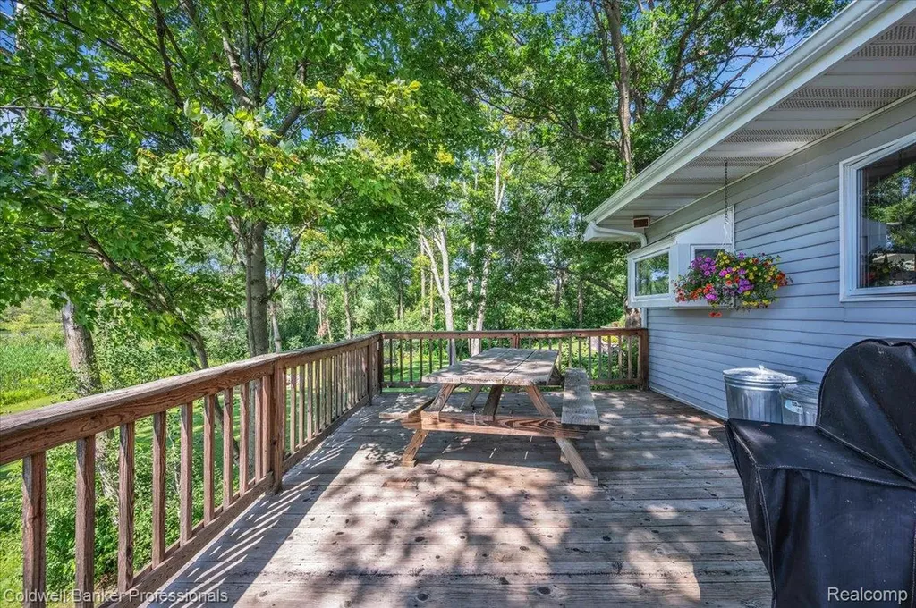 1325 Elkhorn Lake Road Orion Charter Township MI 48362