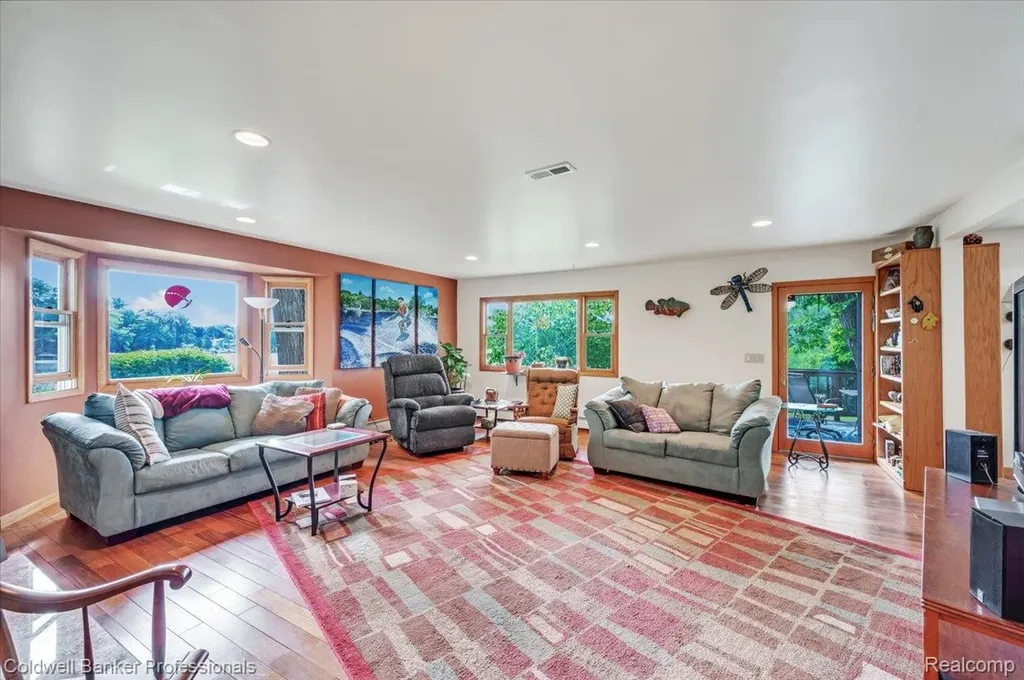 1325 Elkhorn Lake Road Orion Charter Township MI 48362