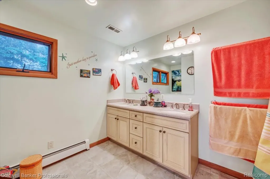 1325 Elkhorn Lake Road Orion Charter Township MI 48362
