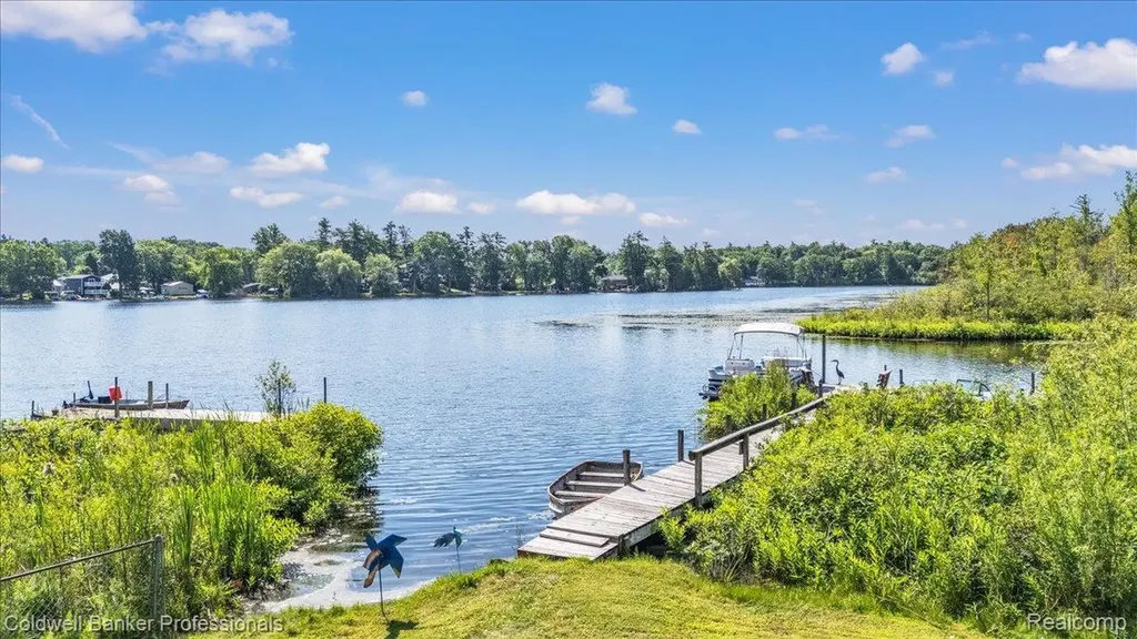 1325 Elkhorn Lake Road Orion Charter Township MI 48362