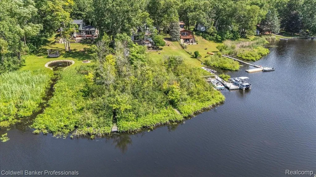 1325 Elkhorn Lake Road Orion Charter Township MI 48362