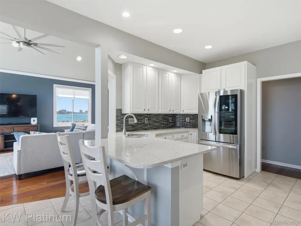 1842 Edison Shores Place Port Huron City MI 48060