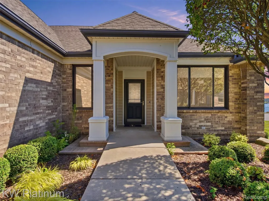 1842 Edison Shores Place Port Huron City MI 48060