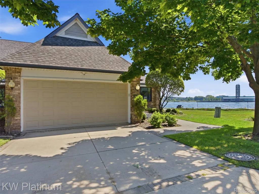 1842 Edison Shores Place Port Huron City MI 48060
