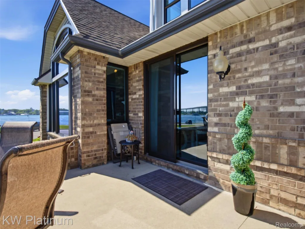 1842 Edison Shores Place Port Huron City MI 48060