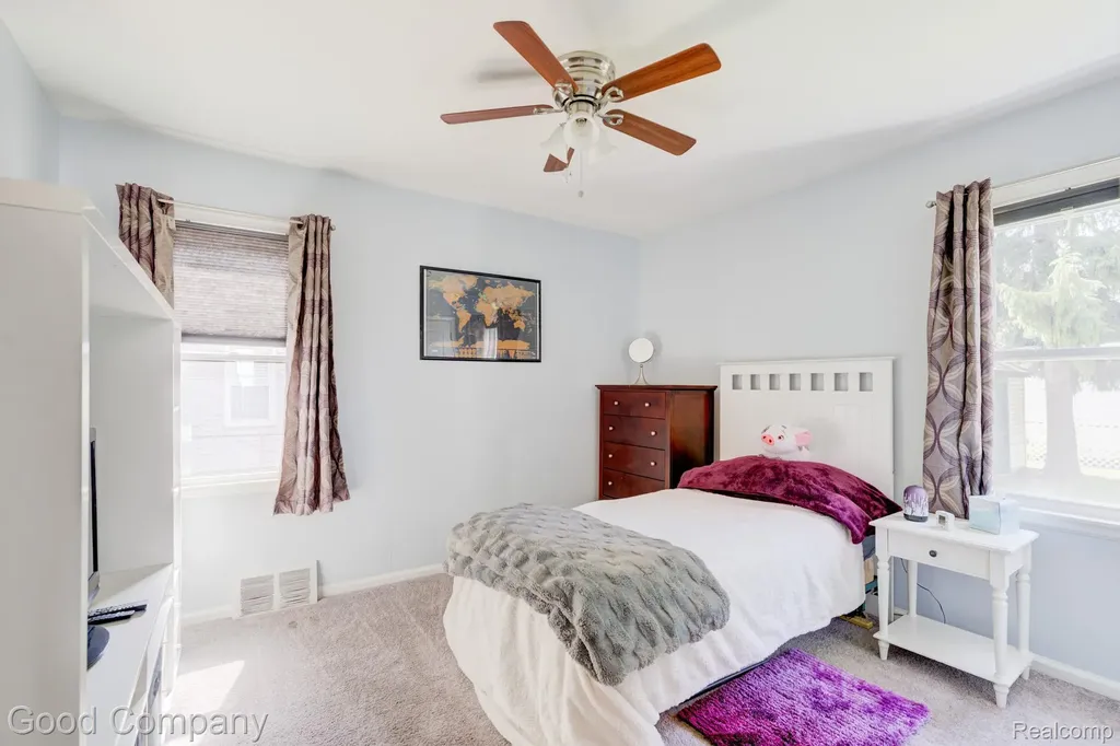2270 Chestnut Street Ferndale City MI 48220