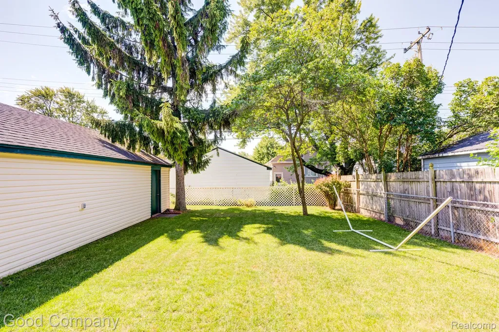 2270 Chestnut Street Ferndale City MI 48220
