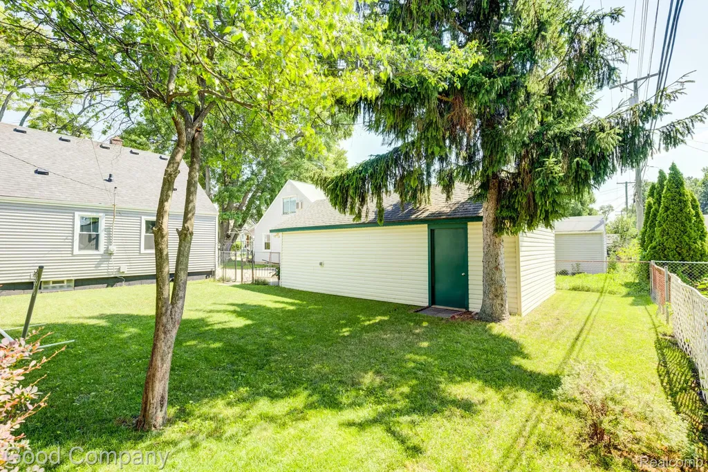 2270 Chestnut Street Ferndale City MI 48220