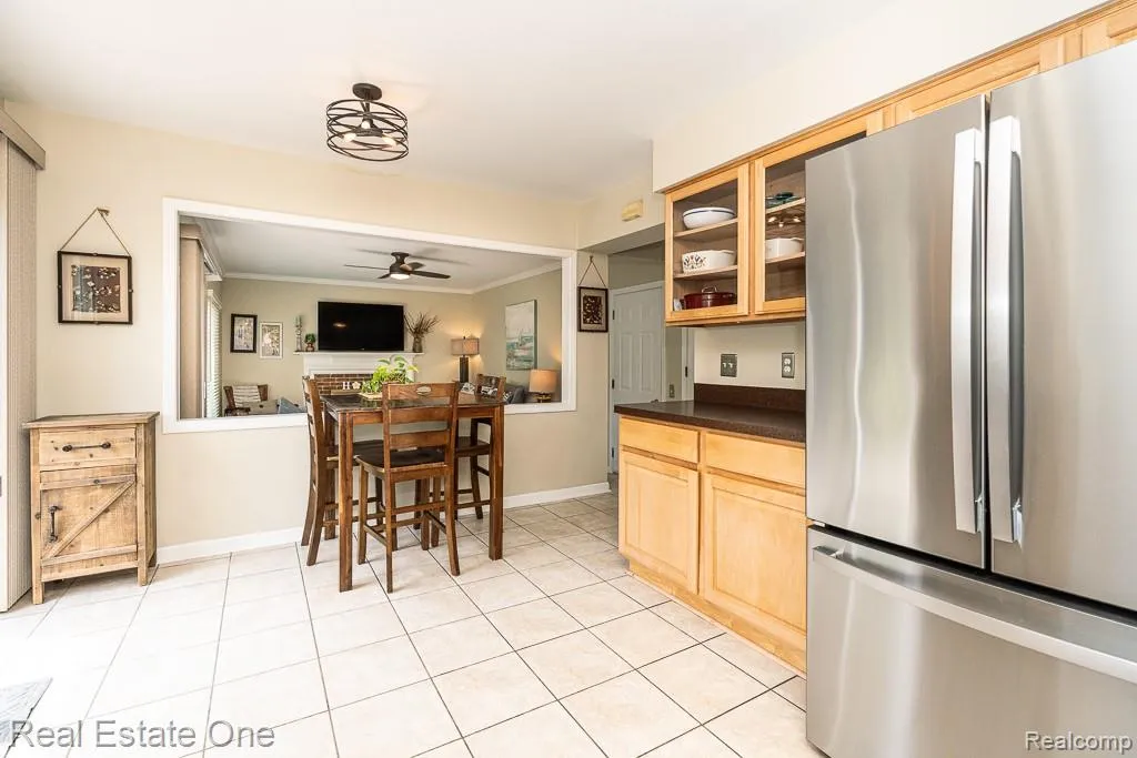606 Whitney Drive Rochester Hills City MI 48307