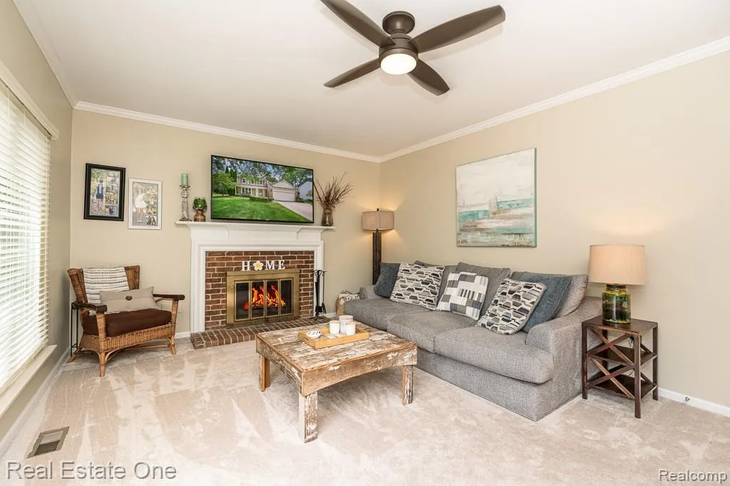 606 Whitney Drive Rochester Hills City MI 48307