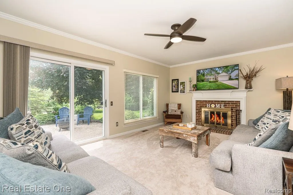 606 Whitney Drive Rochester Hills City MI 48307
