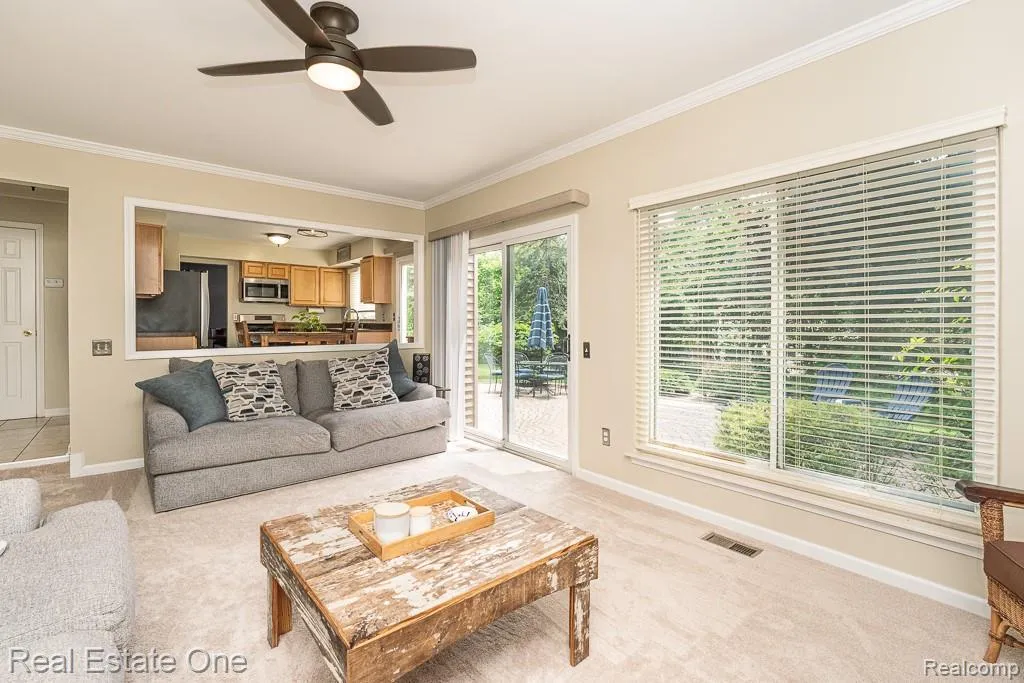 606 Whitney Drive Rochester Hills City MI 48307