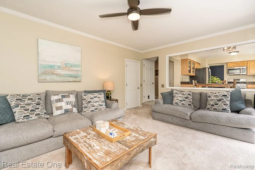 606 Whitney Drive Rochester Hills City MI 48307
