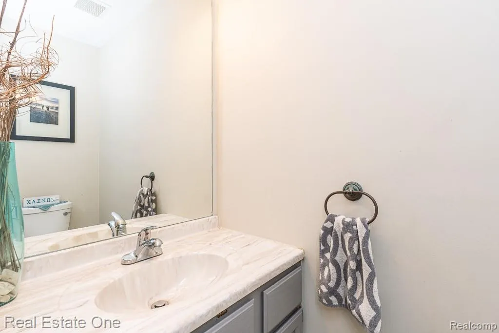606 Whitney Drive Rochester Hills City MI 48307