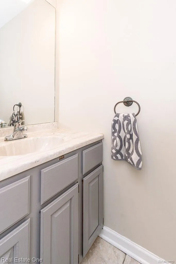 606 Whitney Drive Rochester Hills City MI 48307