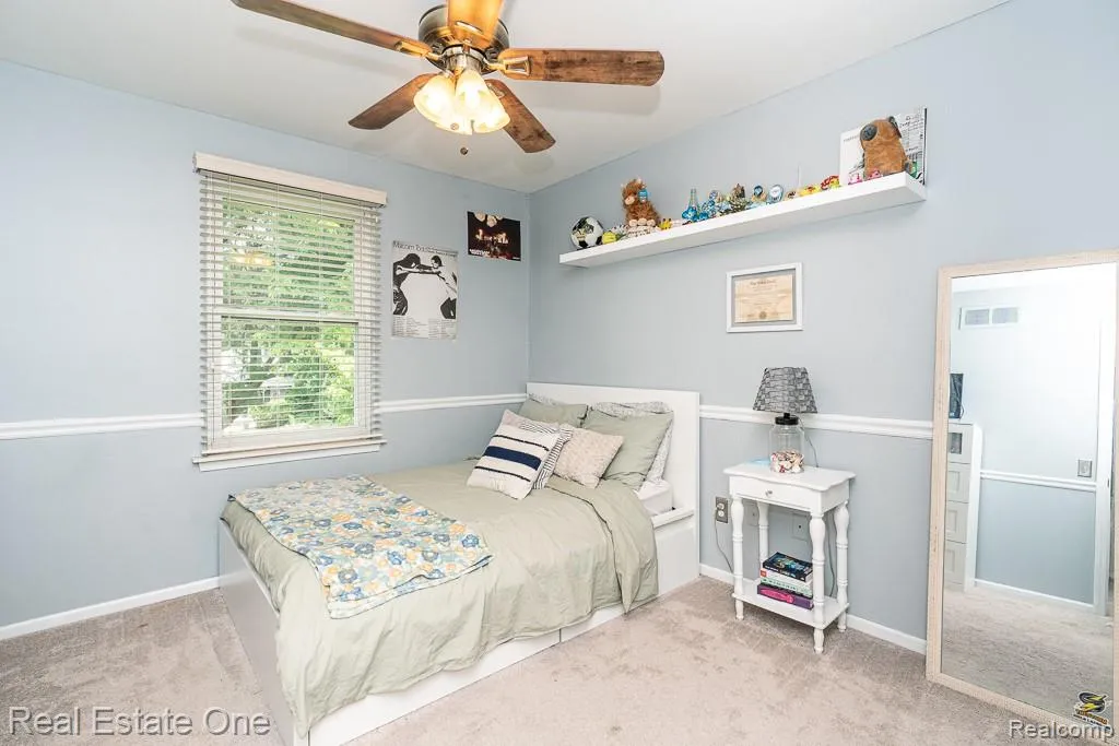 606 Whitney Drive Rochester Hills City MI 48307
