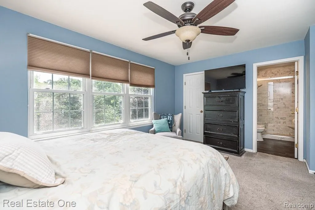 606 Whitney Drive Rochester Hills City MI 48307