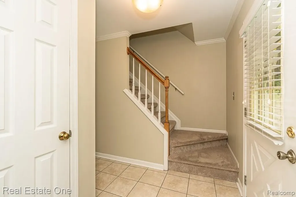 606 Whitney Drive Rochester Hills City MI 48307