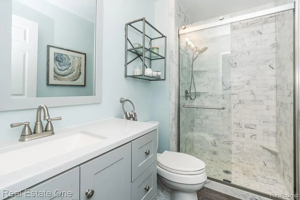 606 Whitney Drive Rochester Hills City MI 48307