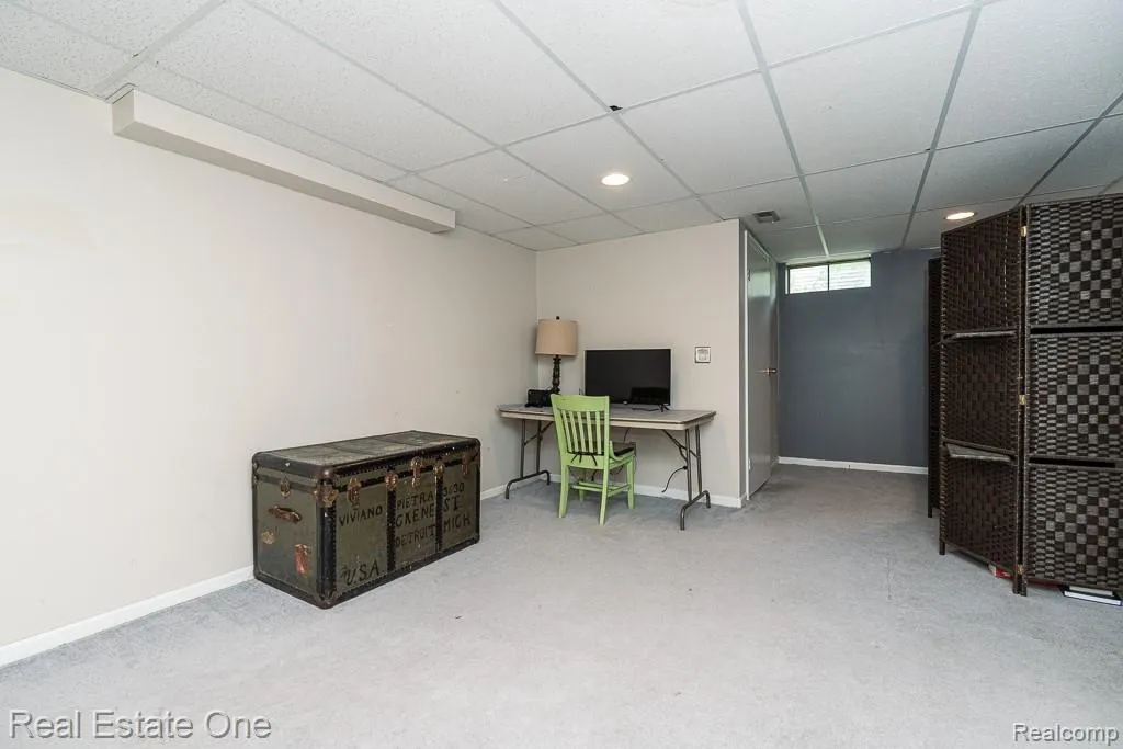 606 Whitney Drive Rochester Hills City MI 48307