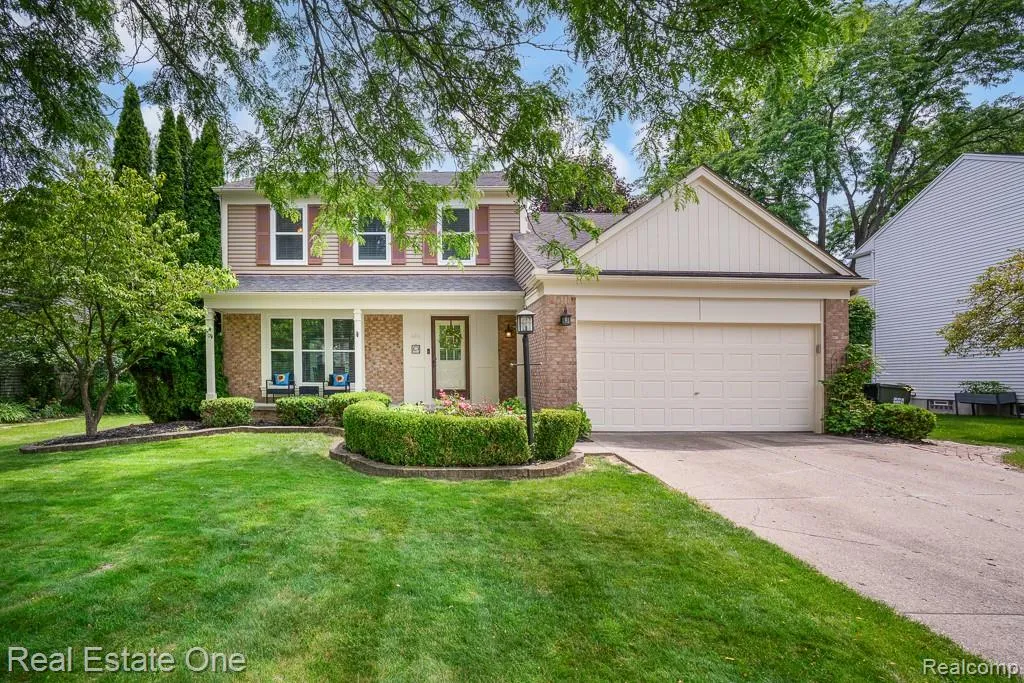 606 Whitney Drive Rochester Hills City MI 48307