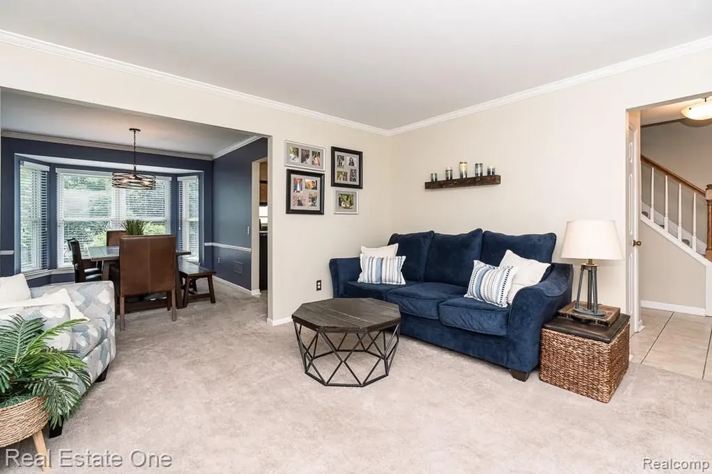 606 Whitney Drive Rochester Hills City MI 48307