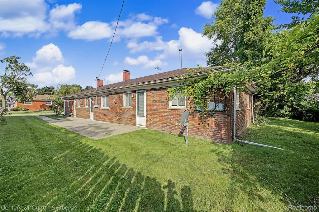 1432 Charter Street Lincoln Park City MI 48146