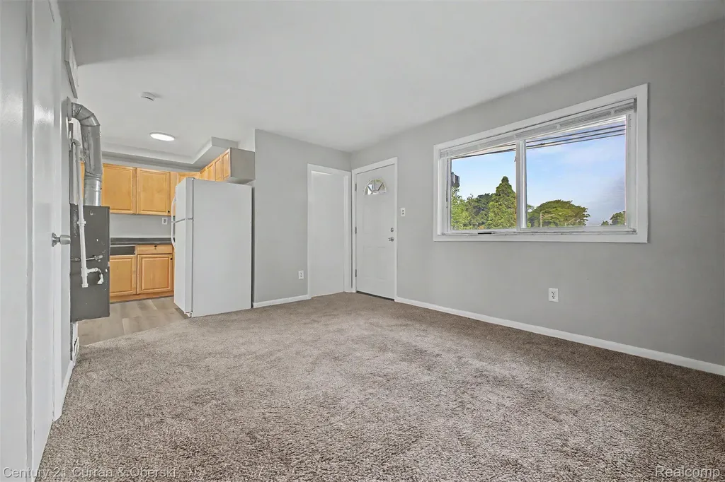 1432 Charter Street Lincoln Park City MI 48146