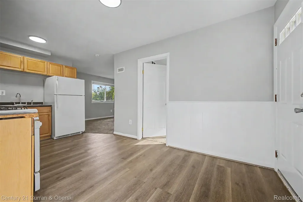 1432 Charter Street Lincoln Park City MI 48146