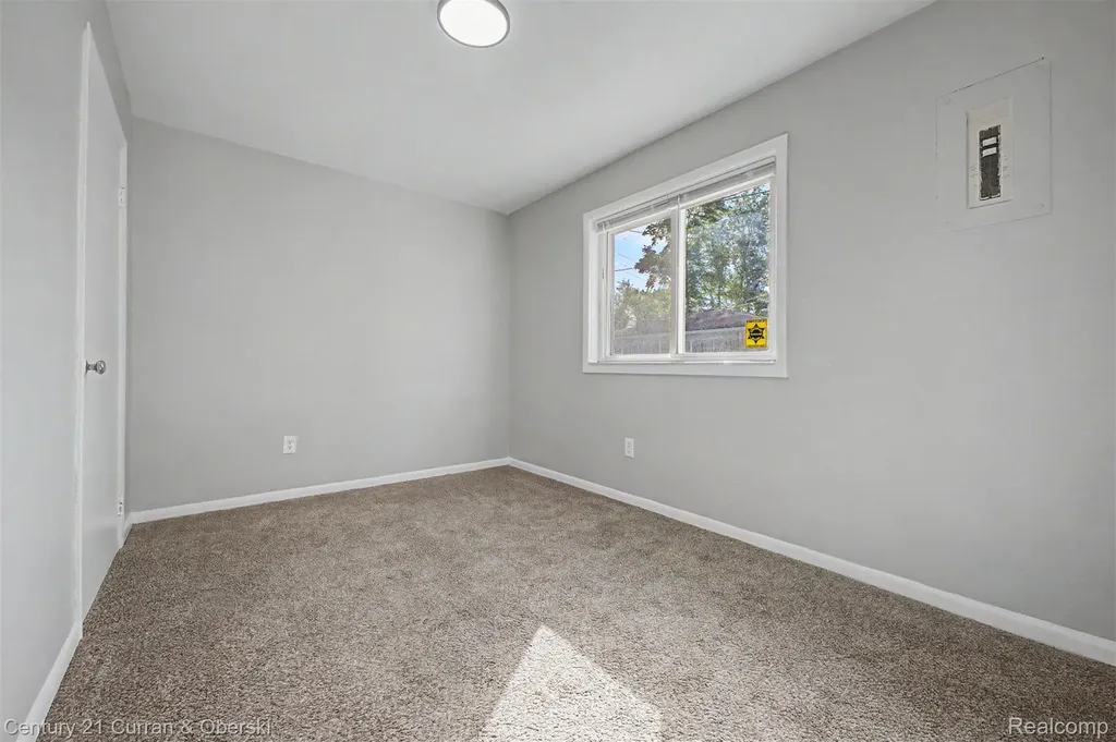 1432 Charter Street Lincoln Park City MI 48146