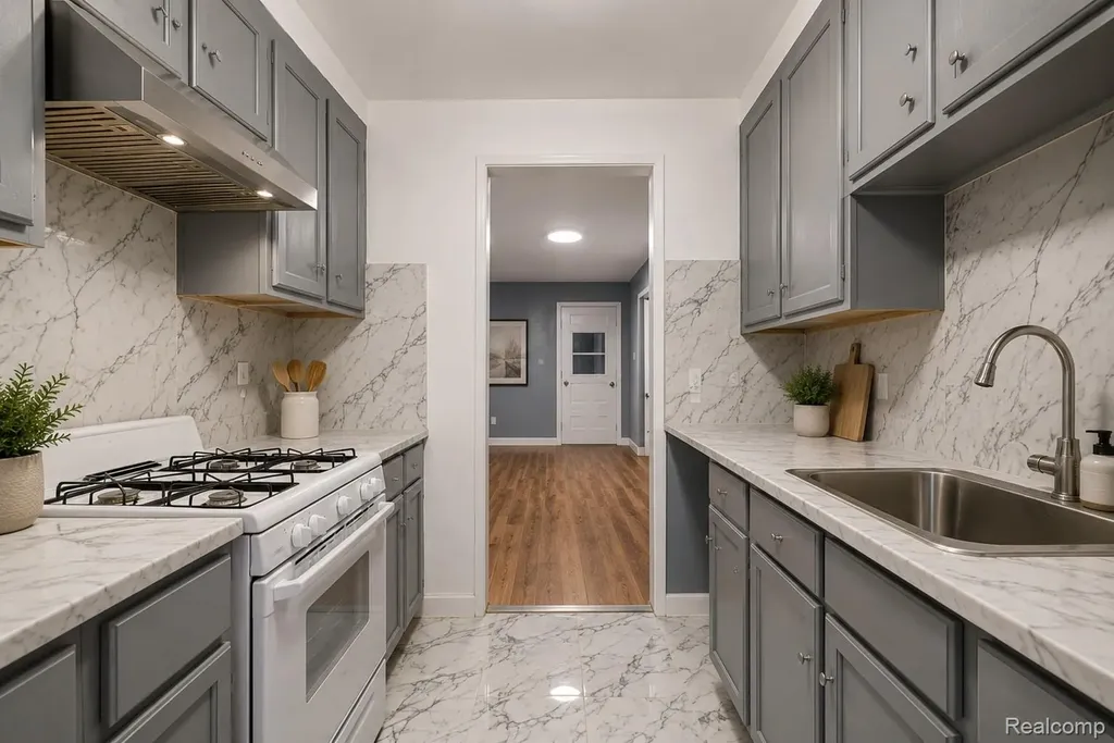 21034 Audrey Avenue Warren City MI 48091