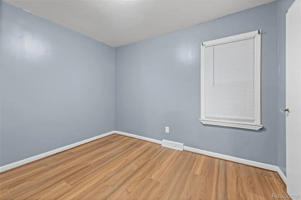 21034 Audrey Avenue Warren City MI 48091