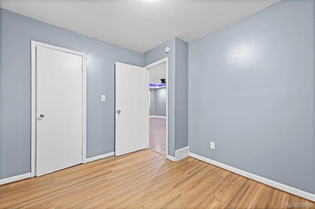 21034 Audrey Avenue Warren City MI 48091