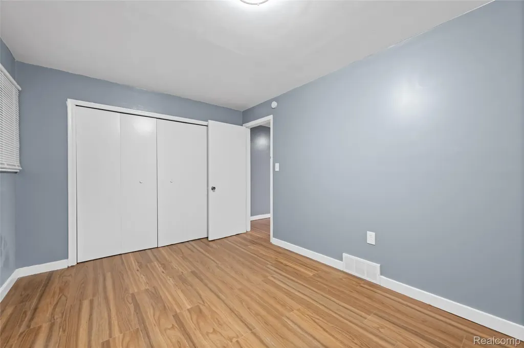 21034 Audrey Avenue Warren City MI 48091