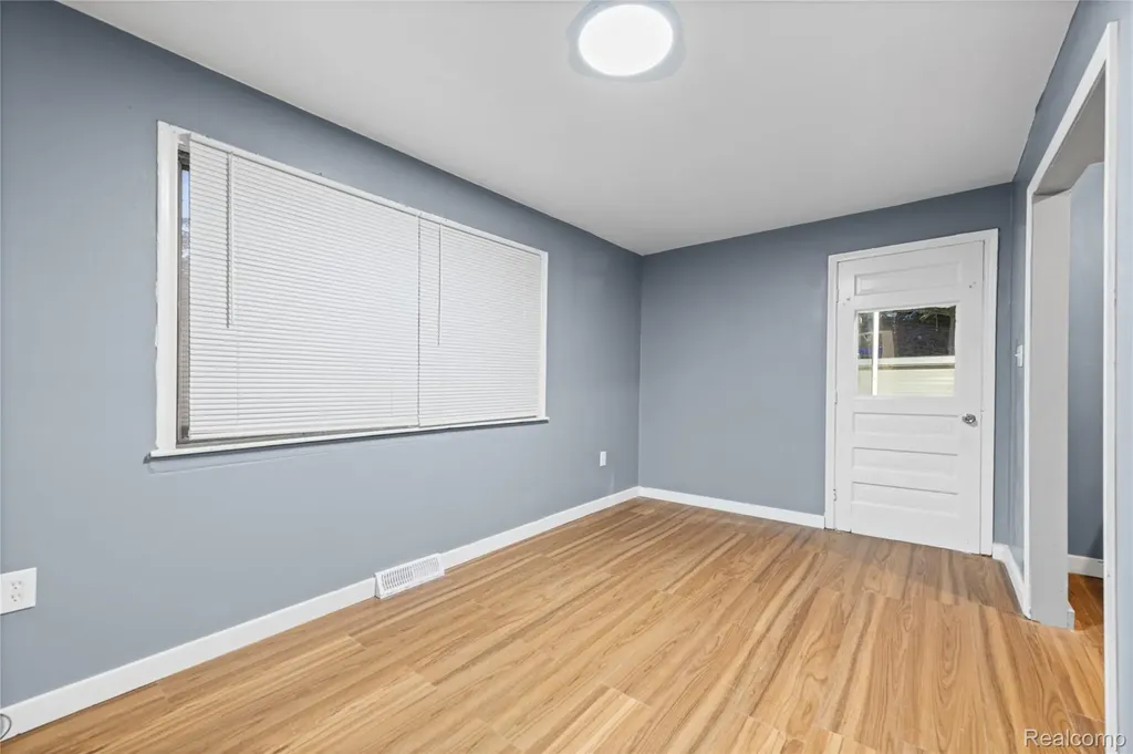 21034 Audrey Avenue Warren City MI 48091