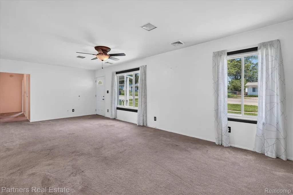 6134 Stephen Green Oak Township MI 48116