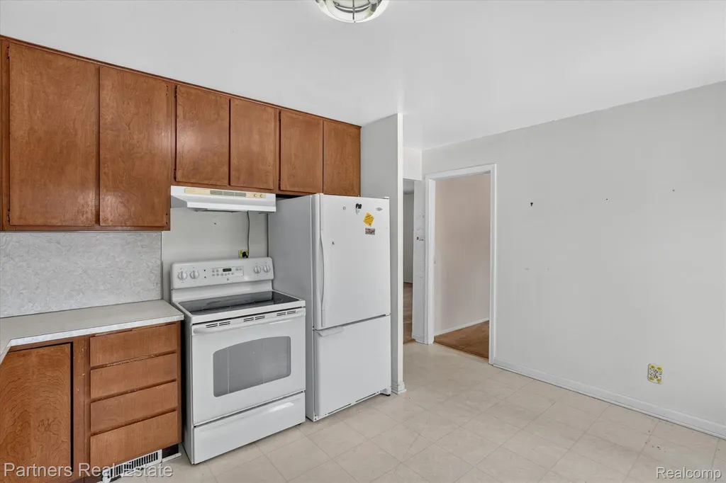 6134 Stephen Green Oak Township MI 48116