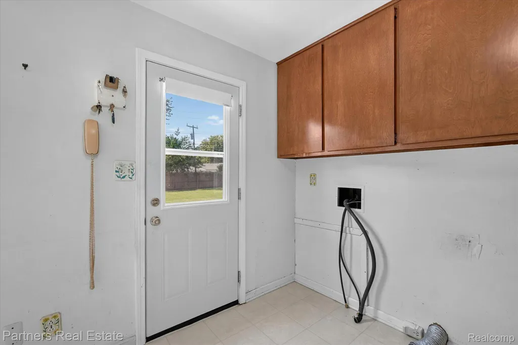 6134 Stephen Green Oak Township MI 48116