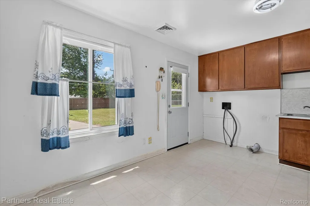 6134 Stephen Green Oak Township MI 48116