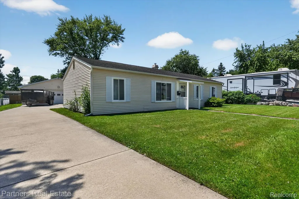 6134 Stephen Green Oak Township MI 48116