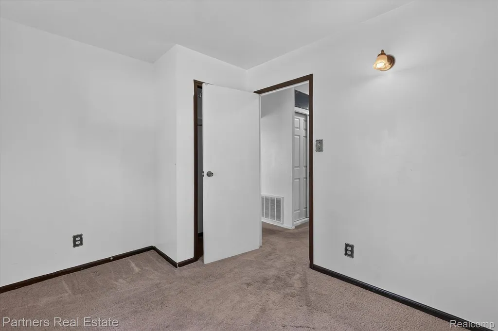 6134 Stephen Green Oak Township MI 48116