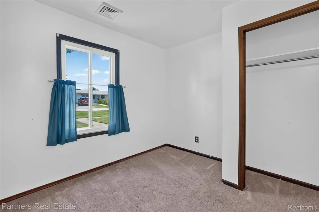 6134 Stephen Green Oak Township MI 48116