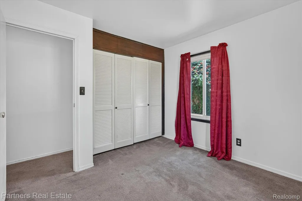 6134 Stephen Green Oak Township MI 48116