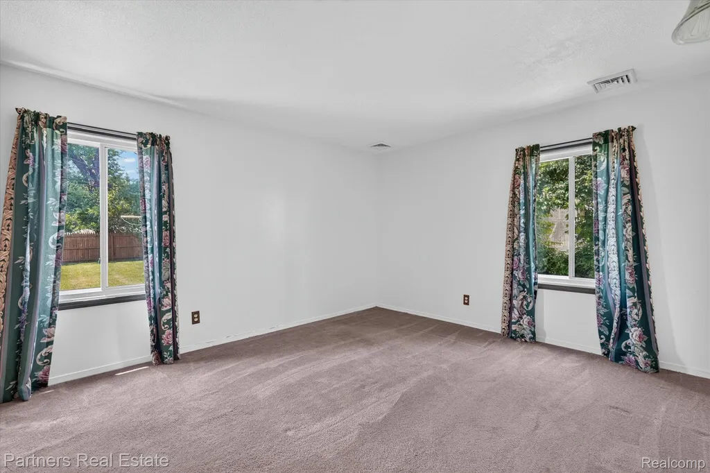 6134 Stephen Green Oak Township MI 48116
