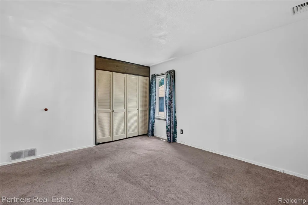 6134 Stephen Green Oak Township MI 48116