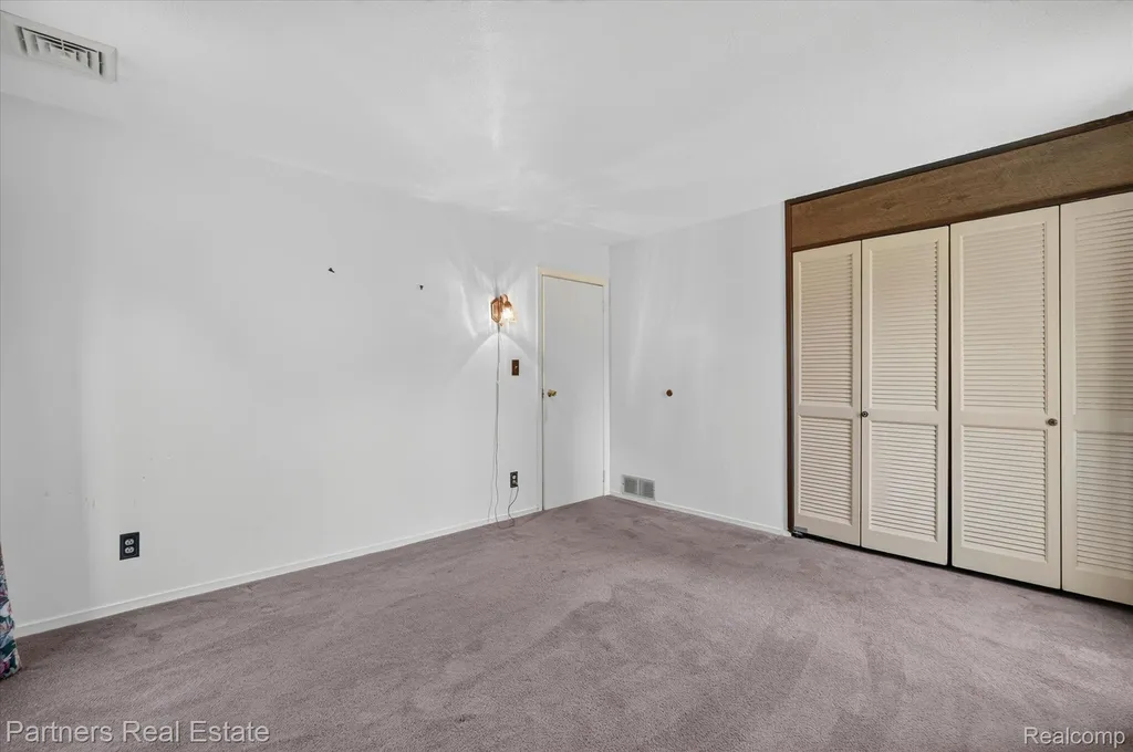 6134 Stephen Green Oak Township MI 48116