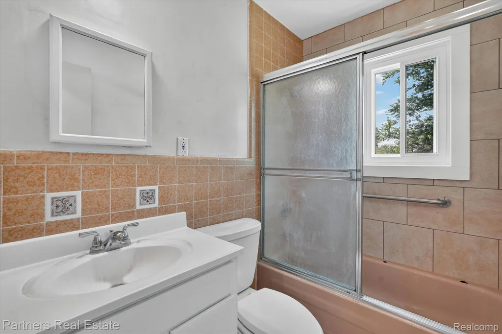 6134 Stephen Green Oak Township MI 48116